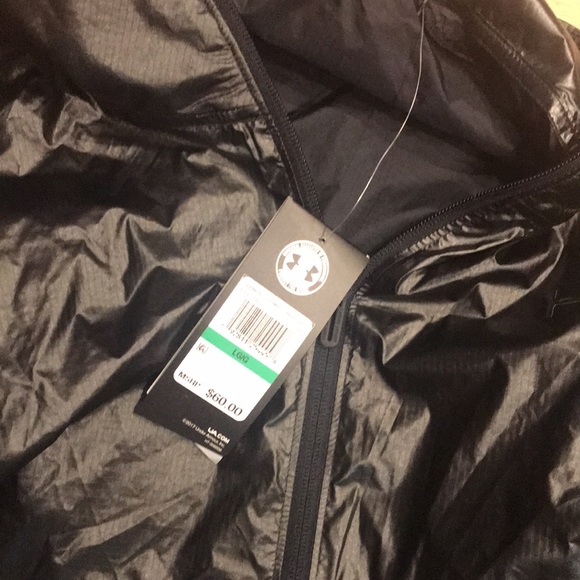 Never wore cool black jacket has a shine - Picture 2 of 5